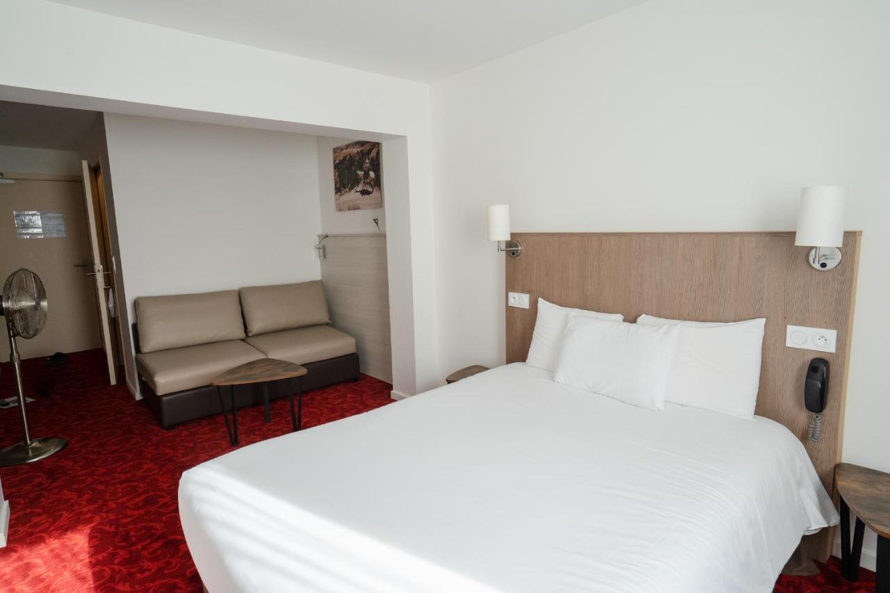 Brit Hotel Essentiel Cholet Exterior photo