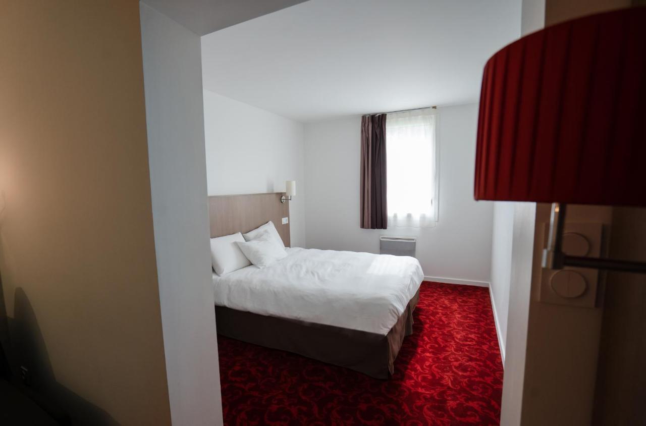 Brit Hotel Essentiel Cholet Exterior photo