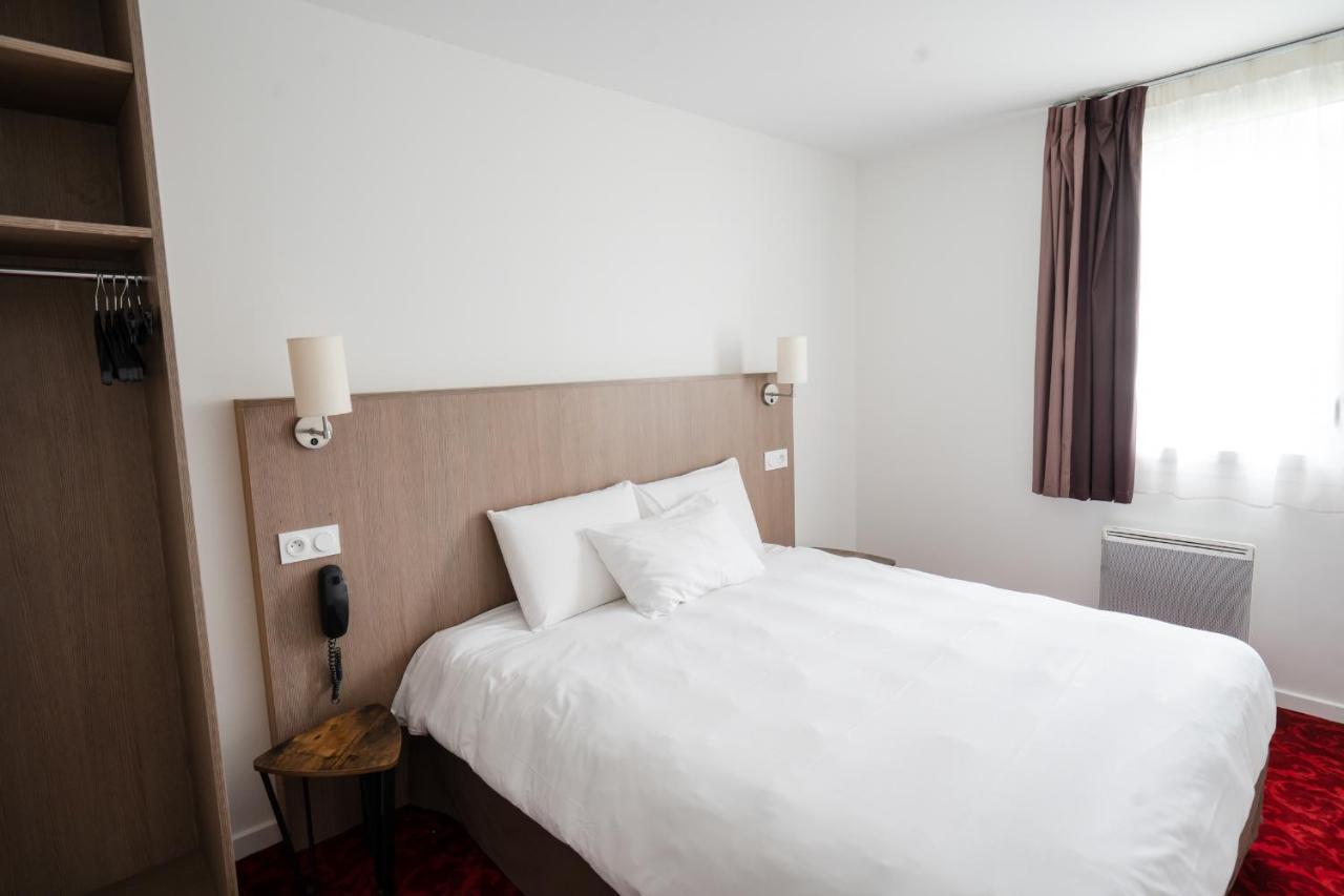 Brit Hotel Essentiel Cholet Exterior photo